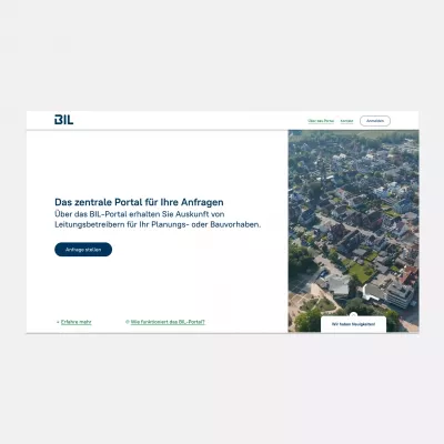Startseite des BIL-Portals mit Text „Das zentrale Portal für Ihre Anfragen“ links und Luftaufnahme einer Stadt rechts