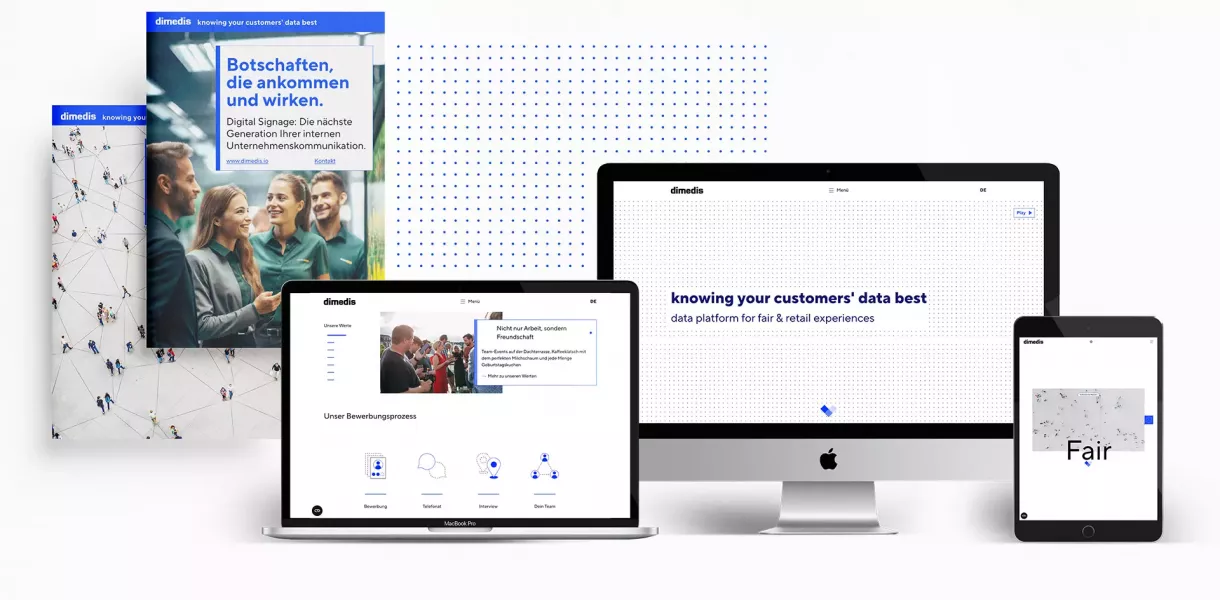 dimedis-Markenauftritt in Print und Digital: Zwei Broschüren mit Slogan „Botschaften, die ankommen und wirken“, daneben Laptop, iMac und Tablet mit dimedis-Website und Claim „knowing your customers’ data best“