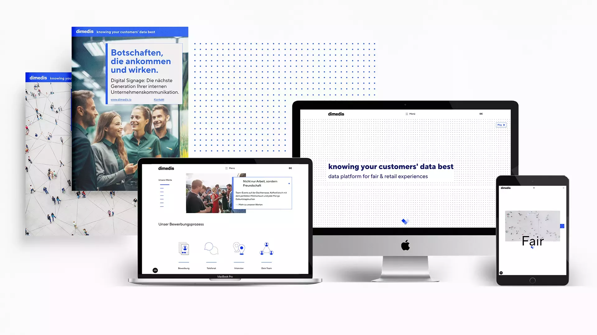 dimedis-Markenauftritt in Print und Digital: Zwei Broschüren mit Slogan „Botschaften, die ankommen und wirken“, daneben Laptop, iMac und Tablet mit dimedis-Website und Claim „knowing your customers’ data best“
