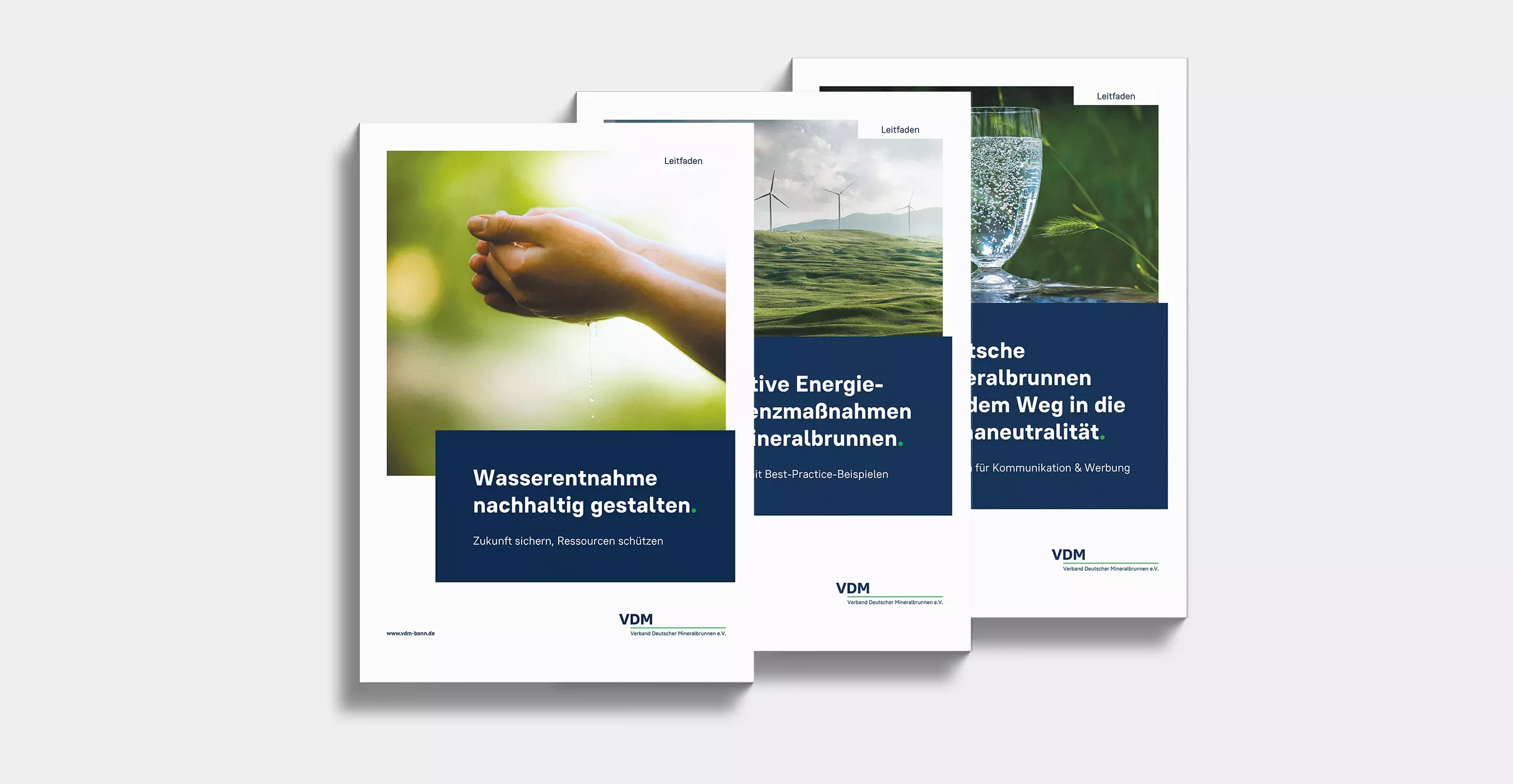 Drei Leitfäden des Verbands Deutscher Mineralbrunnen mit Titeln zu nachhaltiger Wasserentnahme, Energieeffizienzmaßnahmen und Klimaneutralität