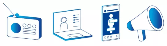 Vier blaue Symbole: Radio, Laptop, Smartphone mit Social-Media-Post und Megafon